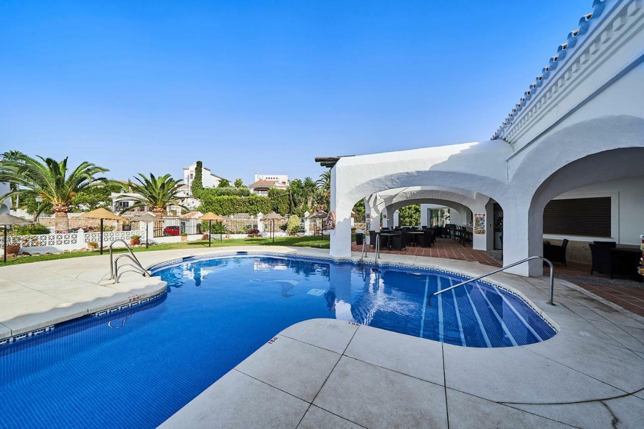 Hotel Bajamar Ancladero Playa Nerja Bagian luar foto
