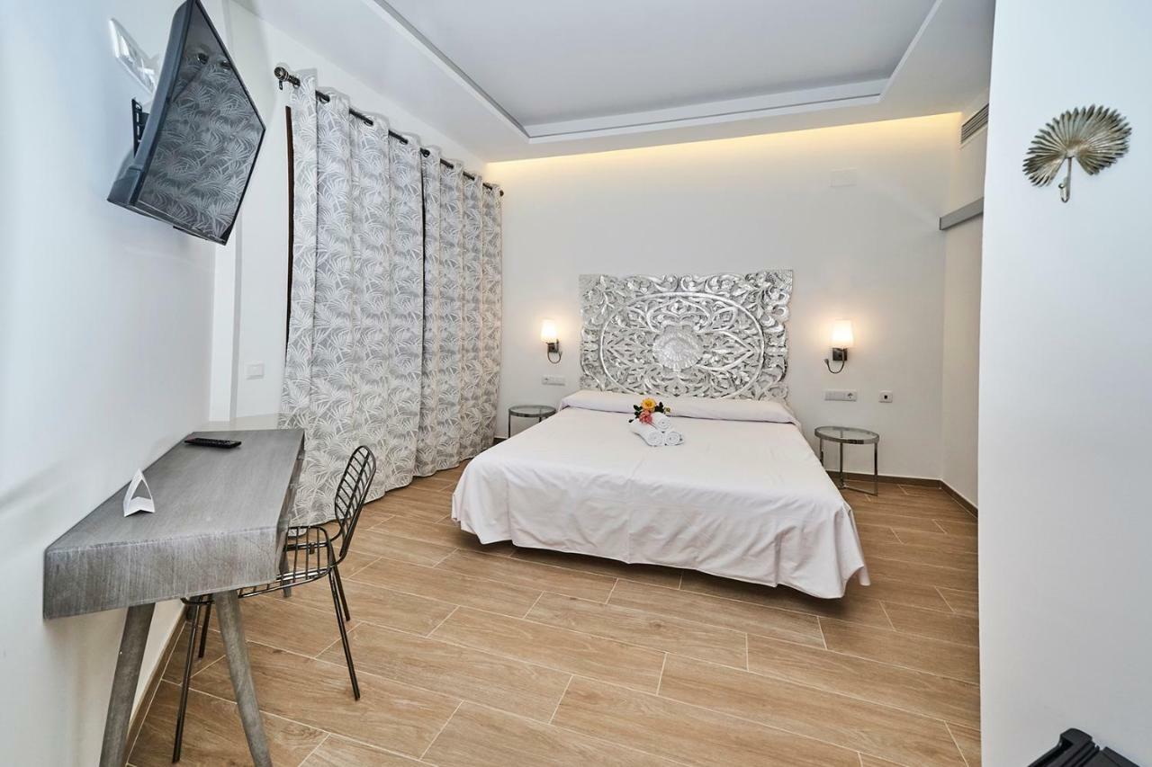 Hotel Bajamar Ancladero Playa Nerja Bagian luar foto