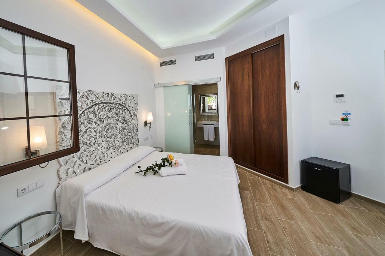 Hotel Bajamar Ancladero Playa Nerja Bagian luar foto
