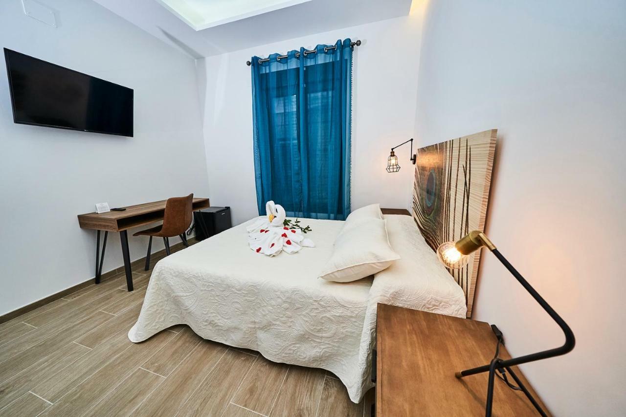 Hotel Bajamar Ancladero Playa Nerja Bagian luar foto