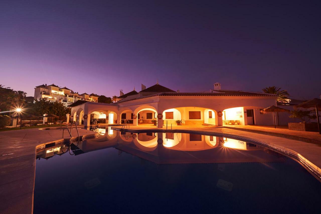 Hotel Bajamar Ancladero Playa Nerja Bagian luar foto