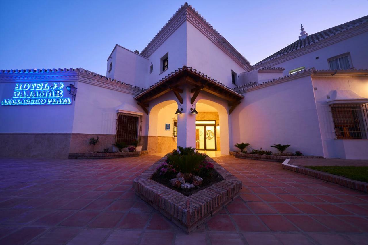 Hotel Bajamar Ancladero Playa Nerja Bagian luar foto